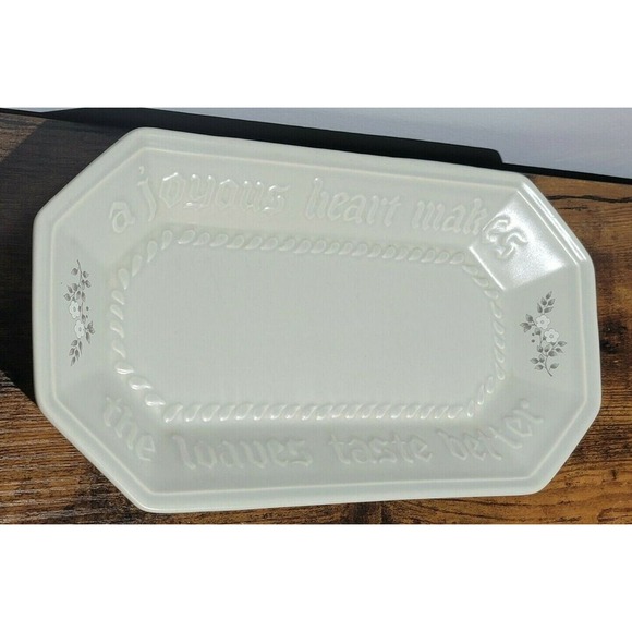 Pfaltzgraff HERITAGE White Stoneware Bread Tray 528 A "Joyous Heart.." Embossed - Picture 3 of 4